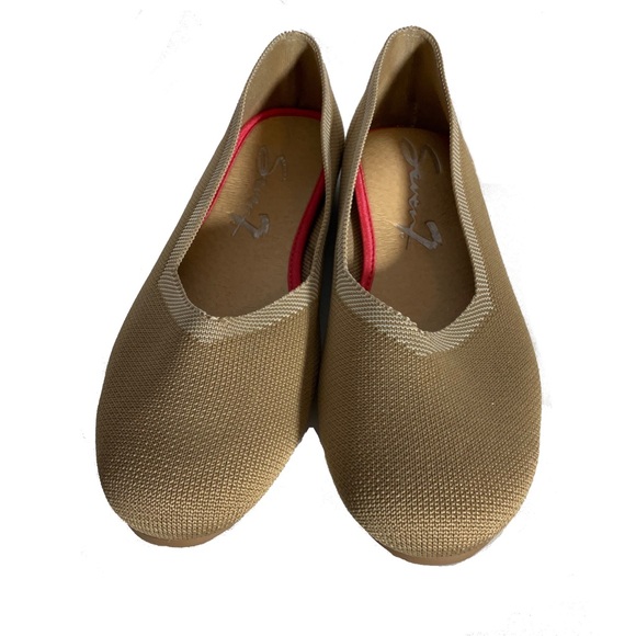 Seven7 Katelyn Tan Slip-On Look-a-Like Rothy’s & Like New Shoe Flats Size 9. - Picture 1 of 13
